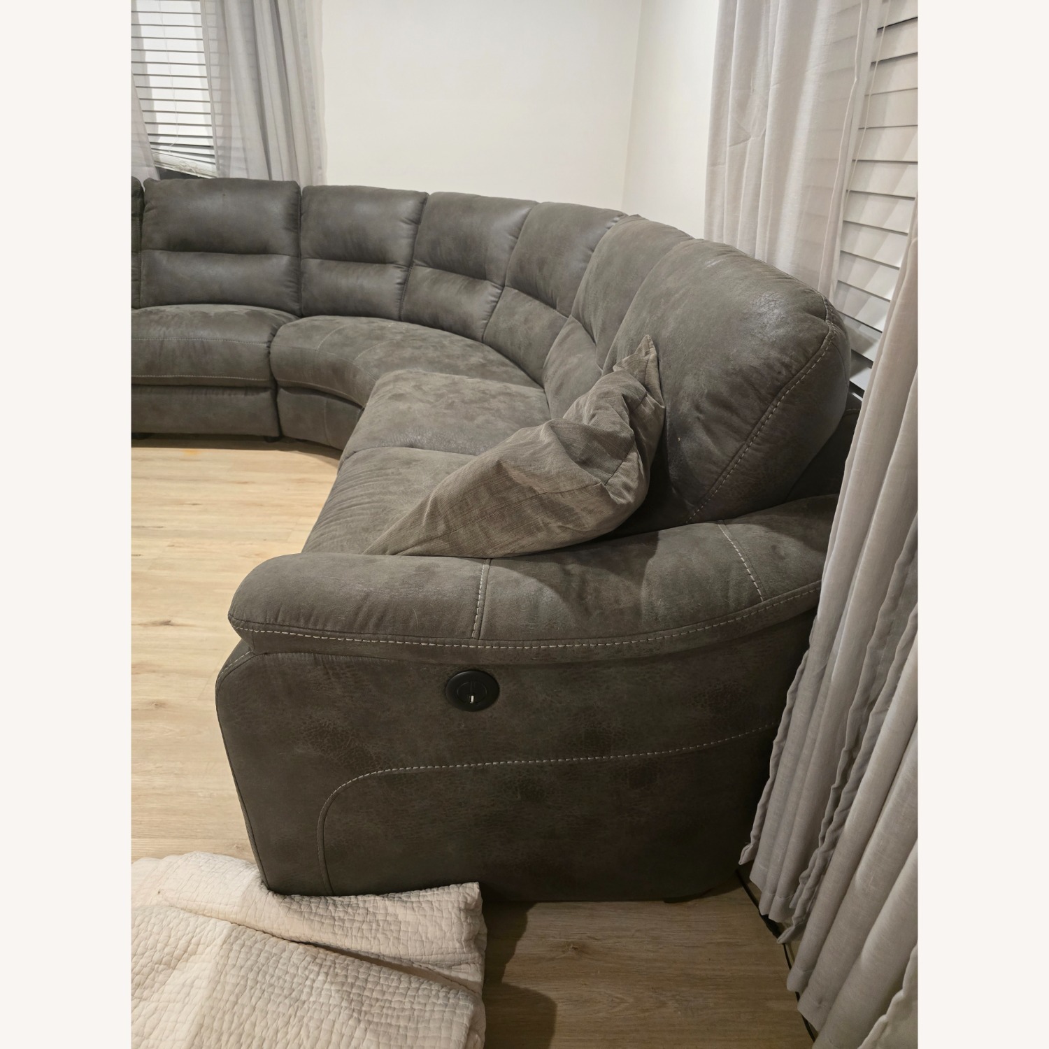 Rockland Dark Gray Microsuede 5 Piece Sectional Recliner - image-3