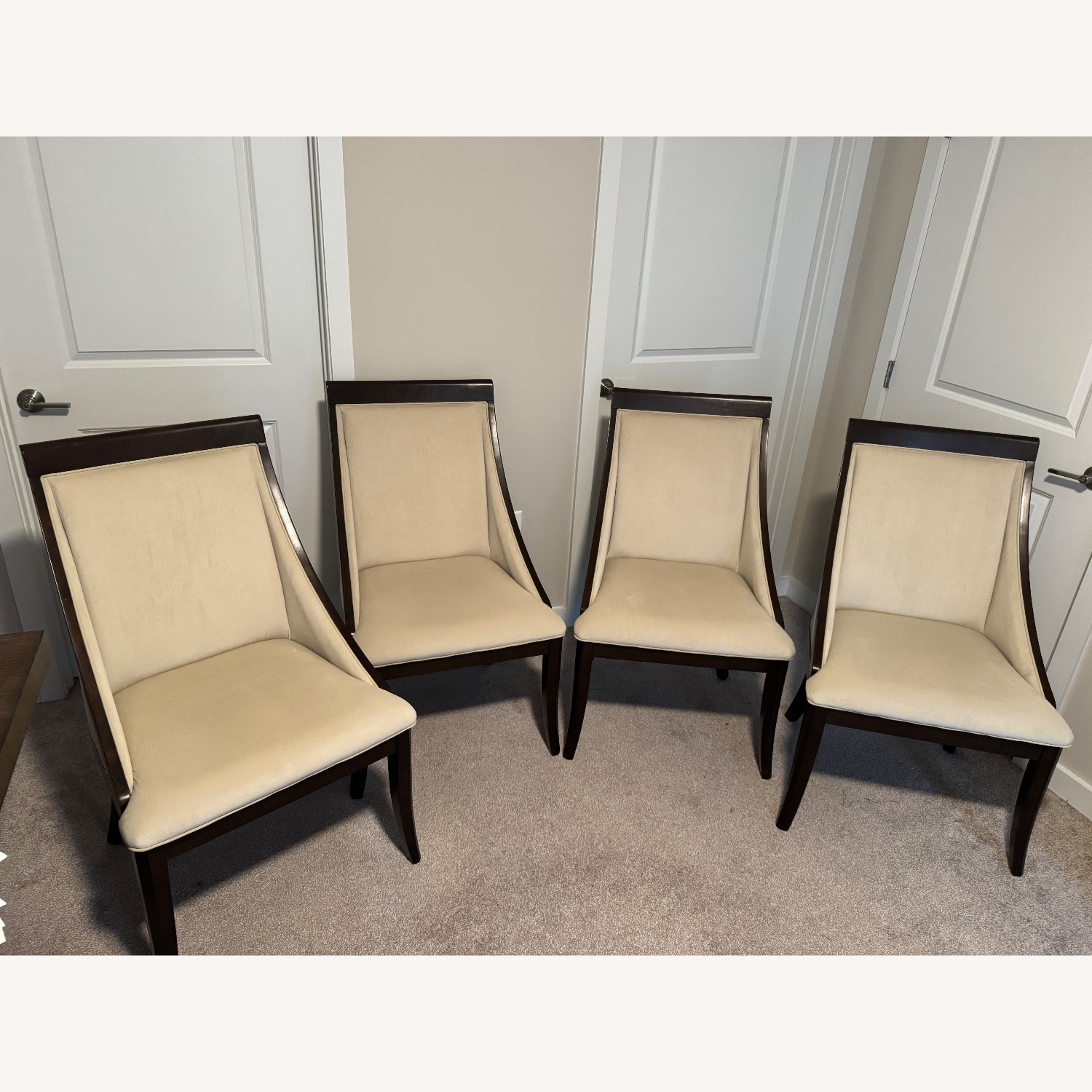 Raymour & Flanigan Dining Table & Chairs Set - image-5