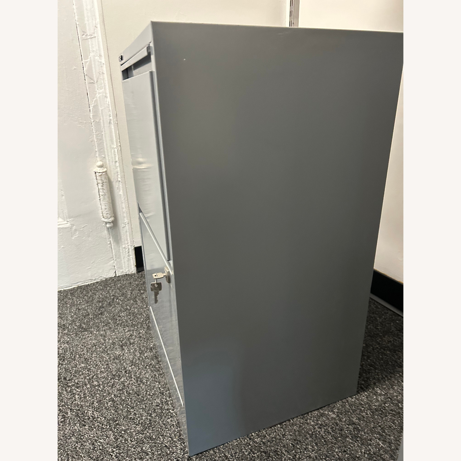 Bisley Classic 2 Drawer Lockable File Cabinet - image-7
