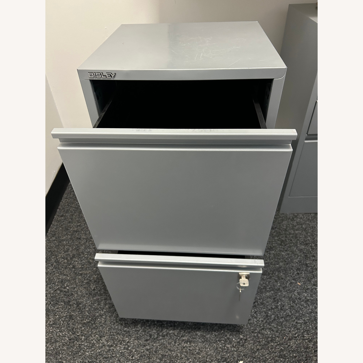 Bisley Classic 2 Drawer Lockable File Cabinet - image-3