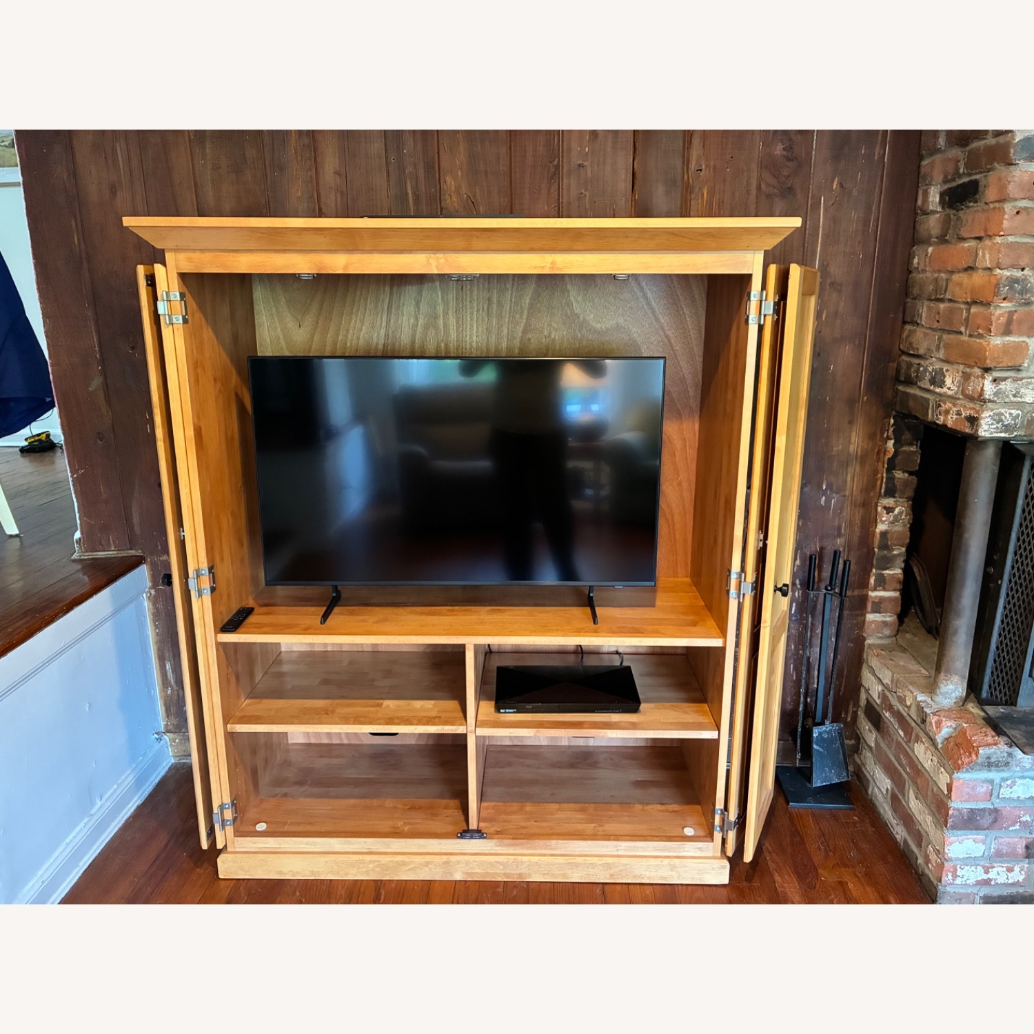 Alder Solid Wood Armoire - image-2