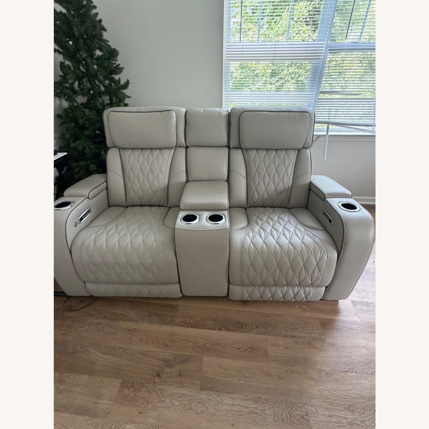 Boyington Signature Sleep Light Gray Leather Loveseat - image-1