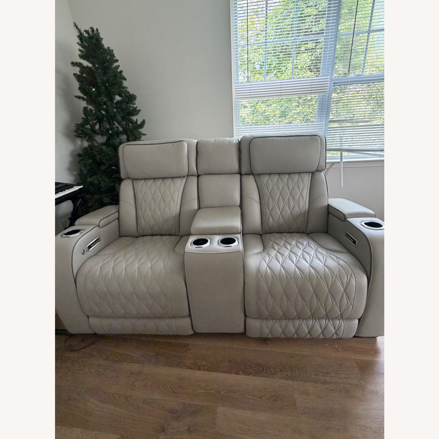 Boyington Signature Sleep Light Gray Leather Loveseat - image-2