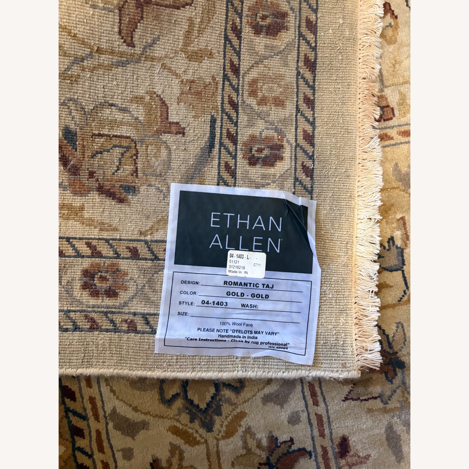 Ethan Allen Romantic Taj area carpet w/ padding - image-4