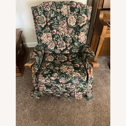 Used Vintage/Antique Recliner for sale on AptDeco