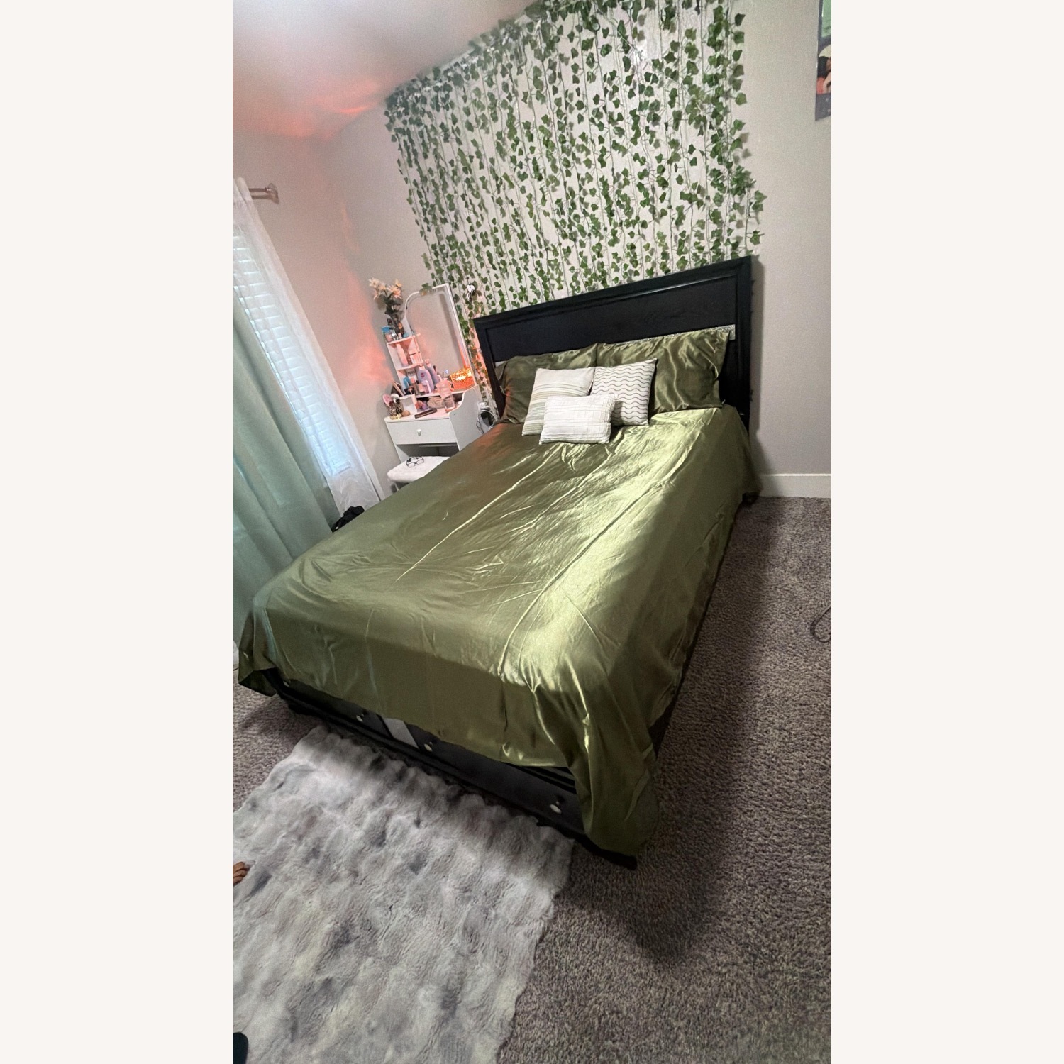 Black Wood Queen Bed - image-3