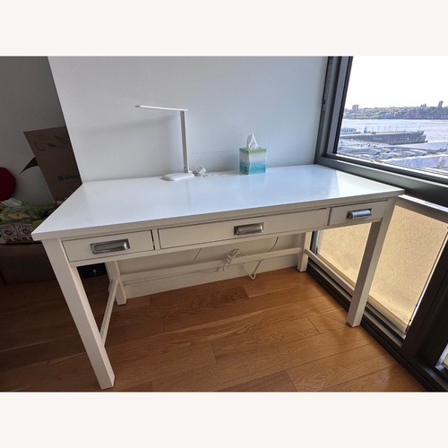 Used Bob’ furniture Spencer white 54’’ Desk for sale on AptDeco