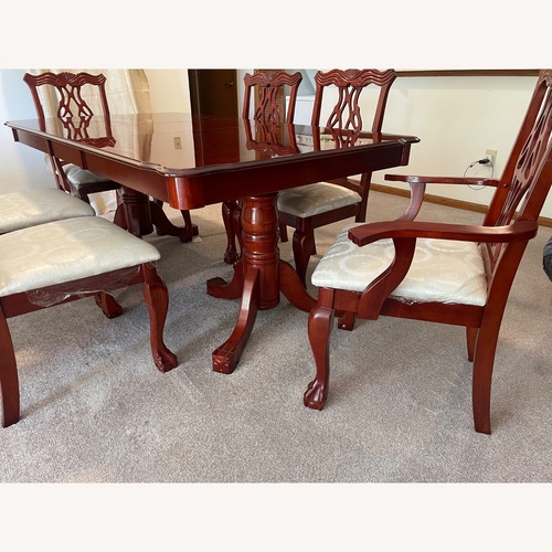 Used Value City Furniture Wood Dining Sets for sale on AptDeco