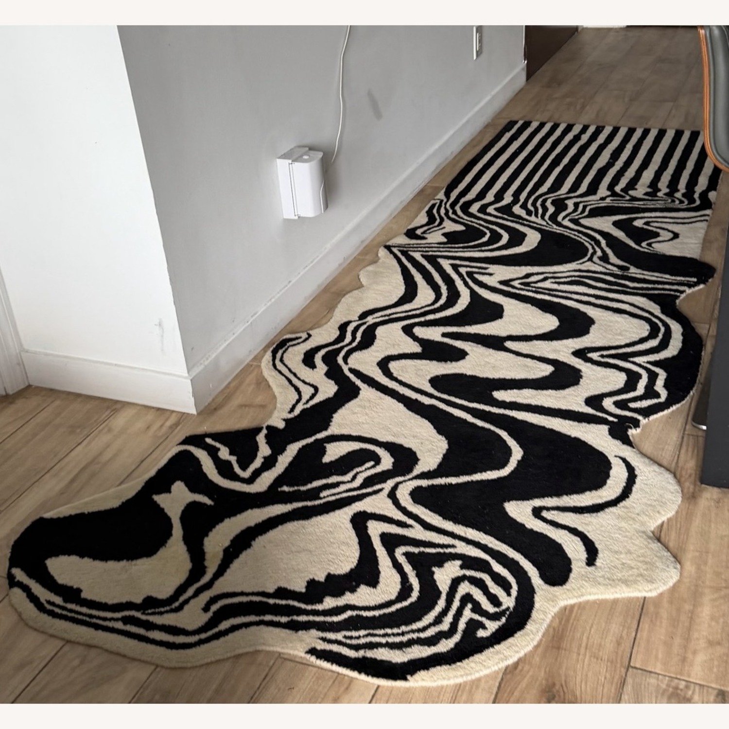 Melting Irregular Shape Runner Rug 2.5' x 9' - image-5