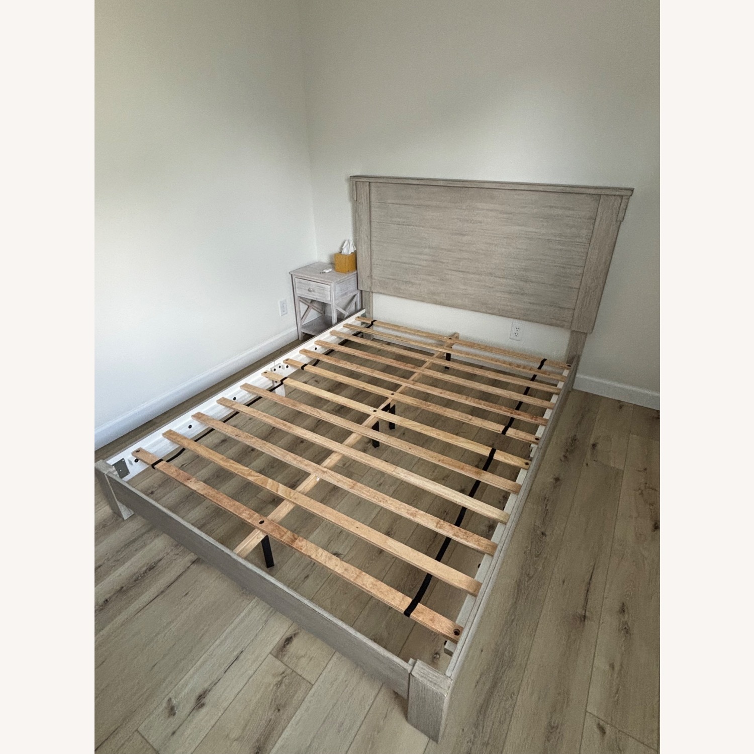 Light Gray Wood Queen Bed - image-2