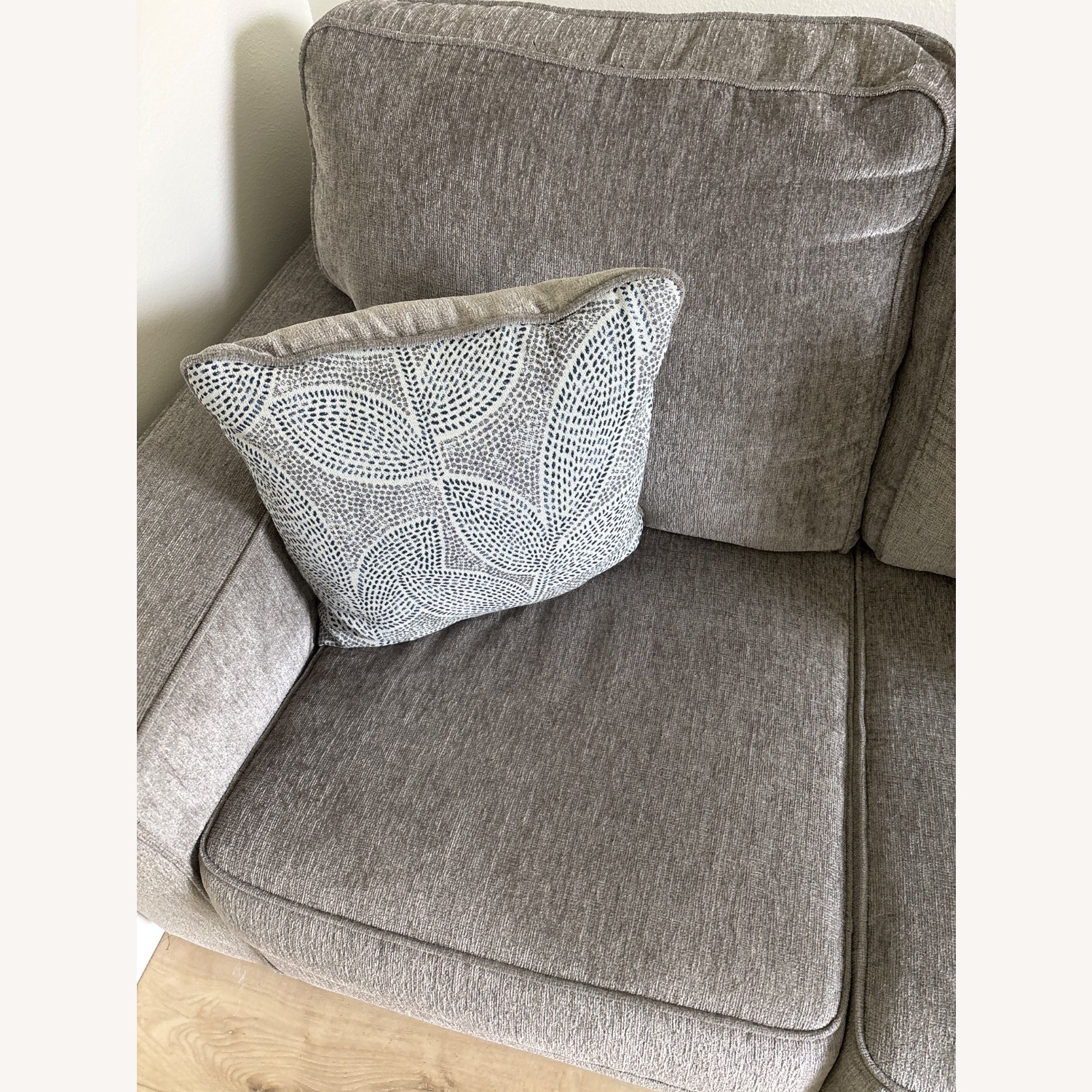 Star Furniture Gabby Loveseat - image-3