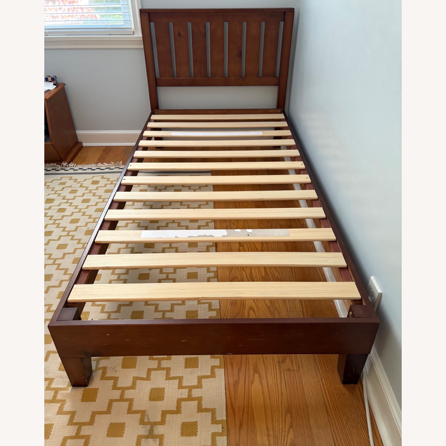 Solid wood Craftsman-style twin platform bed - image-0