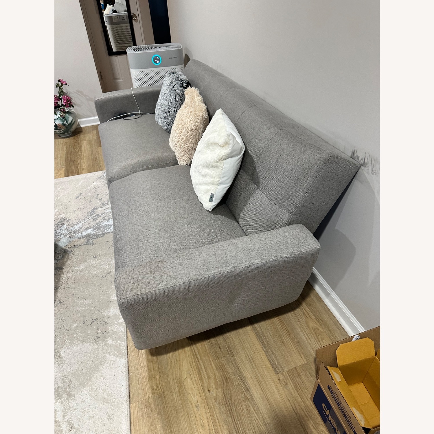 George Oliver Sofa - image-2