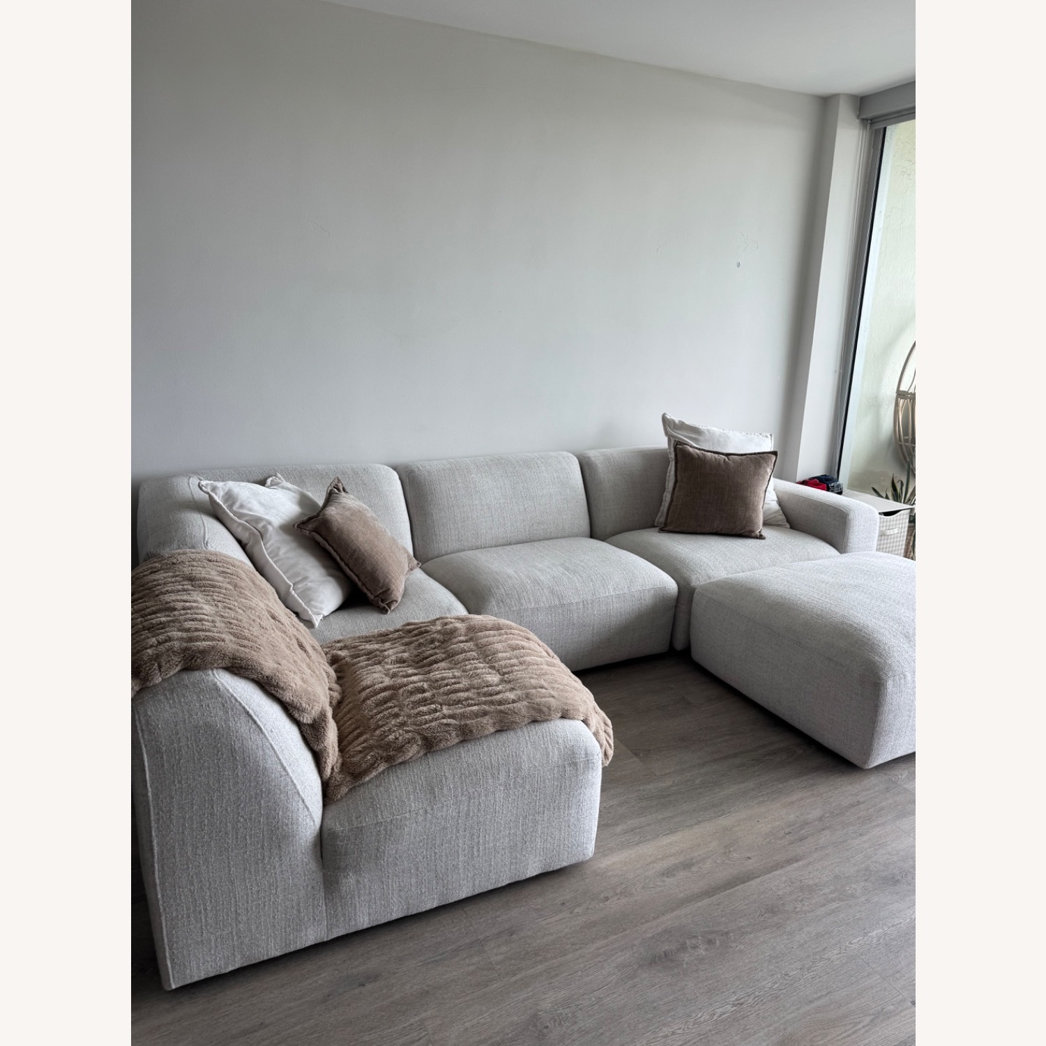City Furniture Light Gray 3+ Piece Sectional - image-4