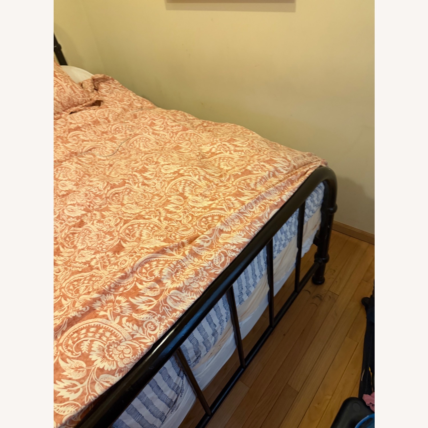 Vintage/Antique Finds Black Full Iron Bed - image-2