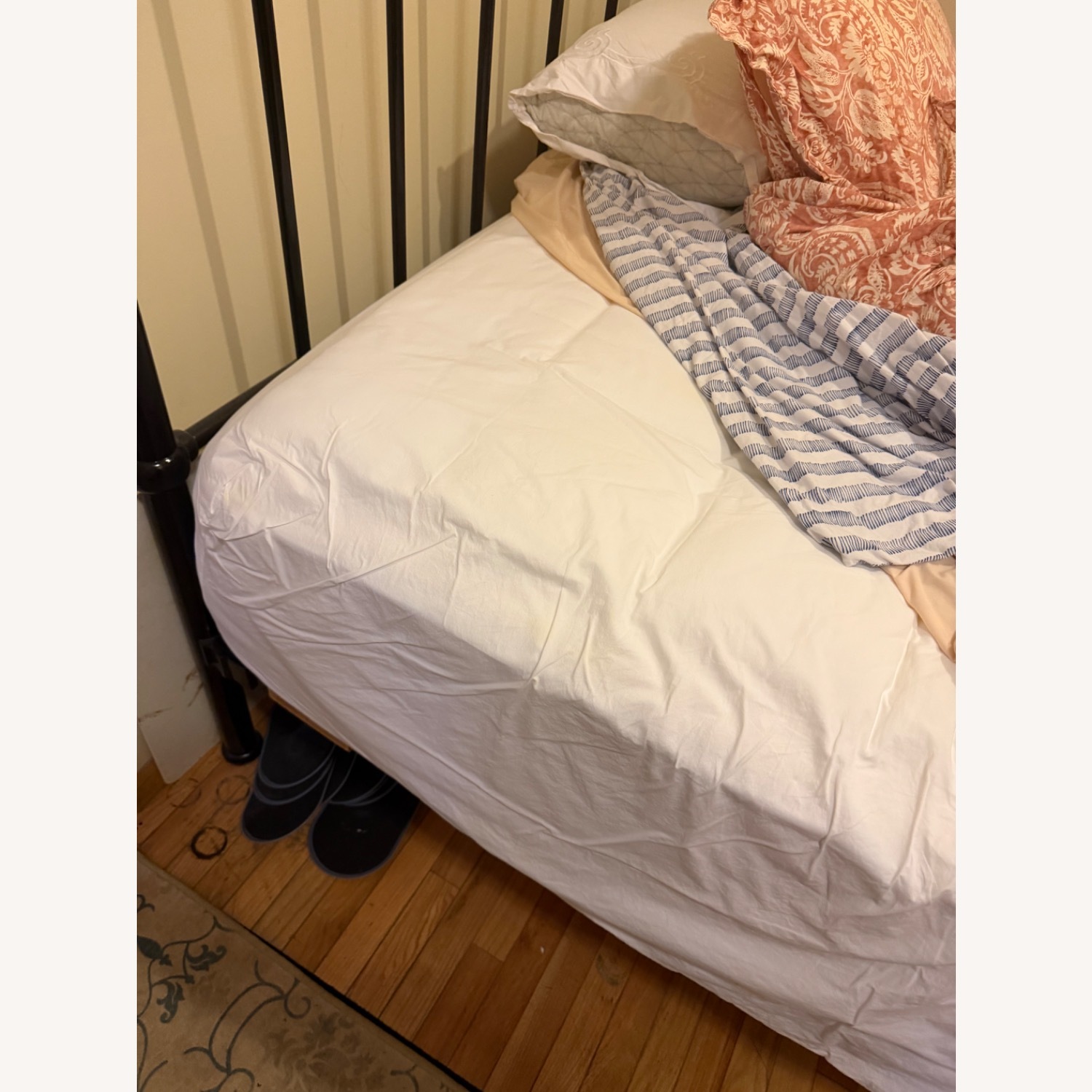 Vintage/Antique Finds Black Full Iron Bed - image-3