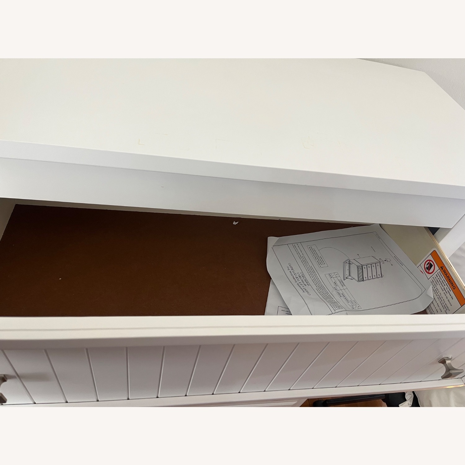 Bob's Discount Furniture Spencer White 5 Drawer Lift-Top Chest - image-4