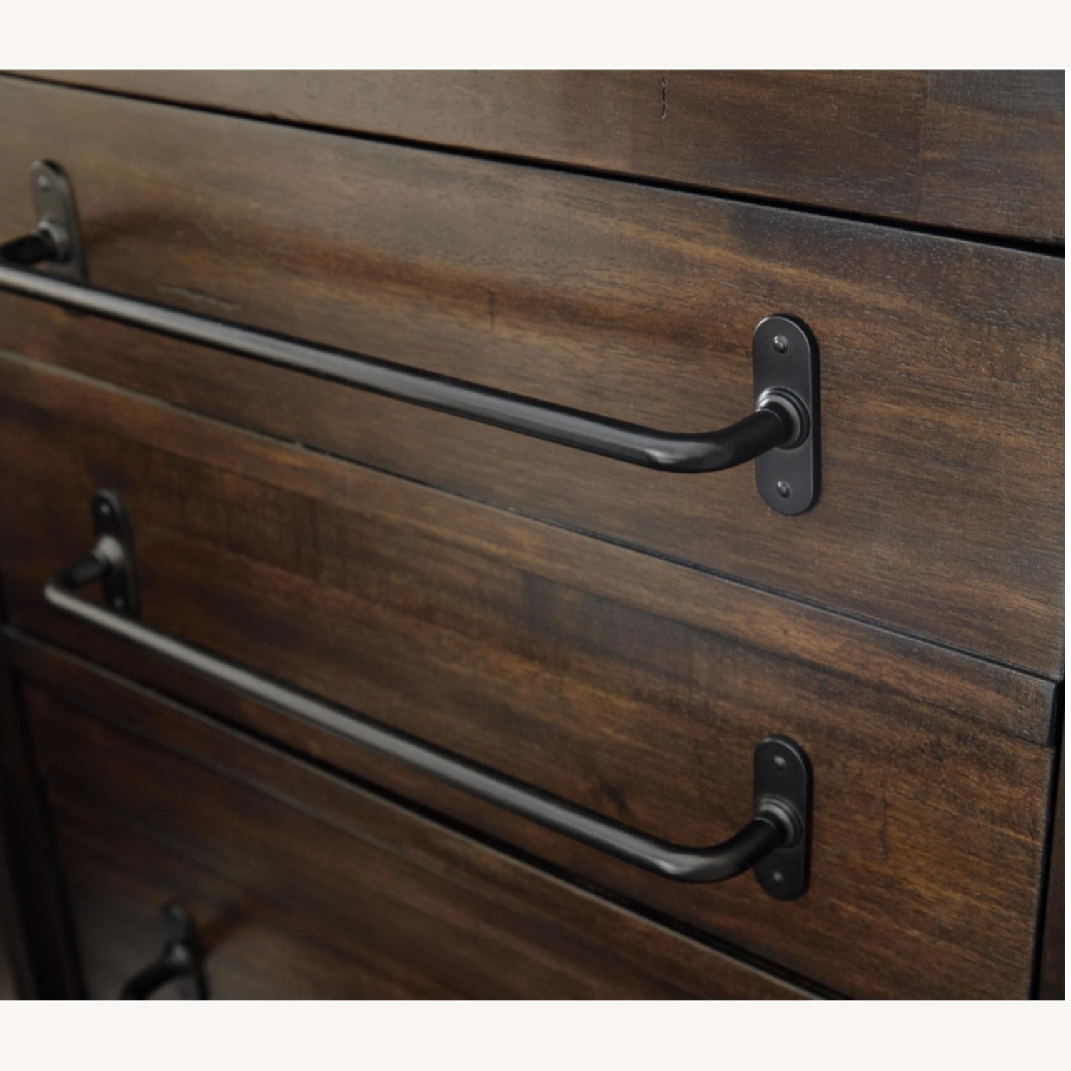 Ashley Furniture Starmore 5 Drawer Chest of Drawers - image-4