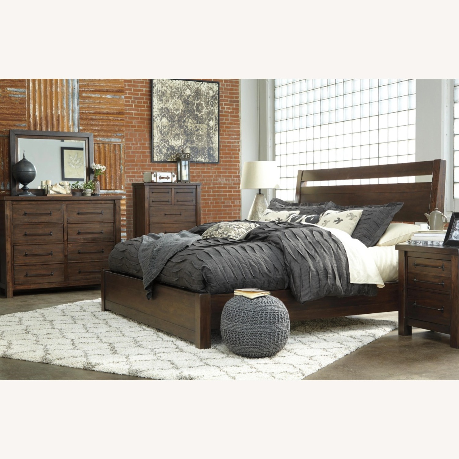Ashley Furniture Starmore 5 Drawer Chest of Drawers - image-5