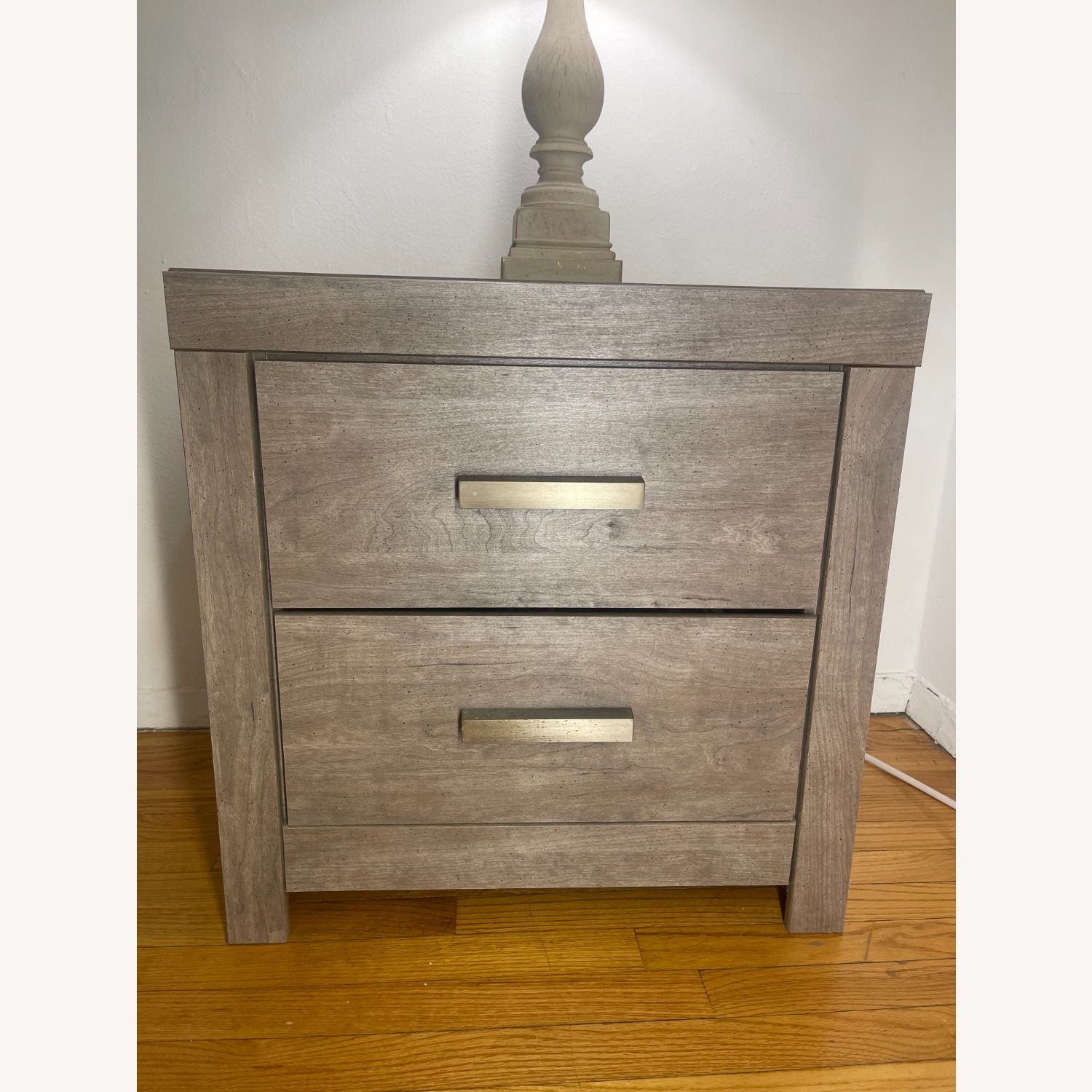 Ashley Furniture Culverbach Nightstands W USB (Set of 2) - image-2