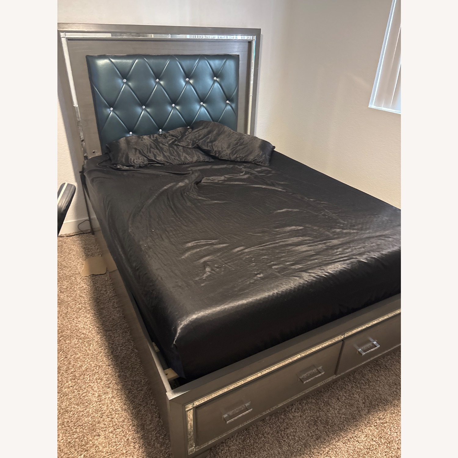 Light Gray Wood Queen Bed - image-2
