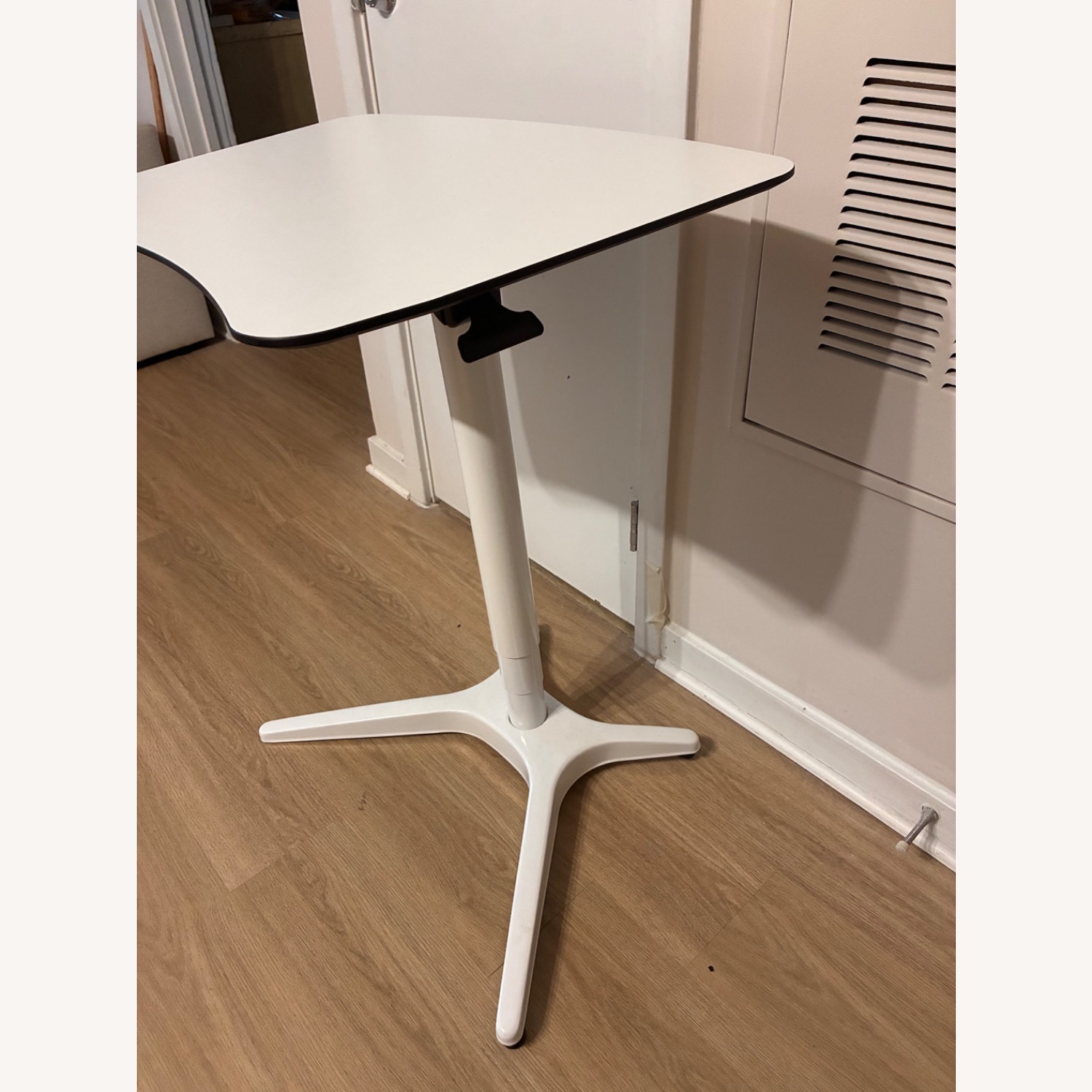 White Desk - image-1