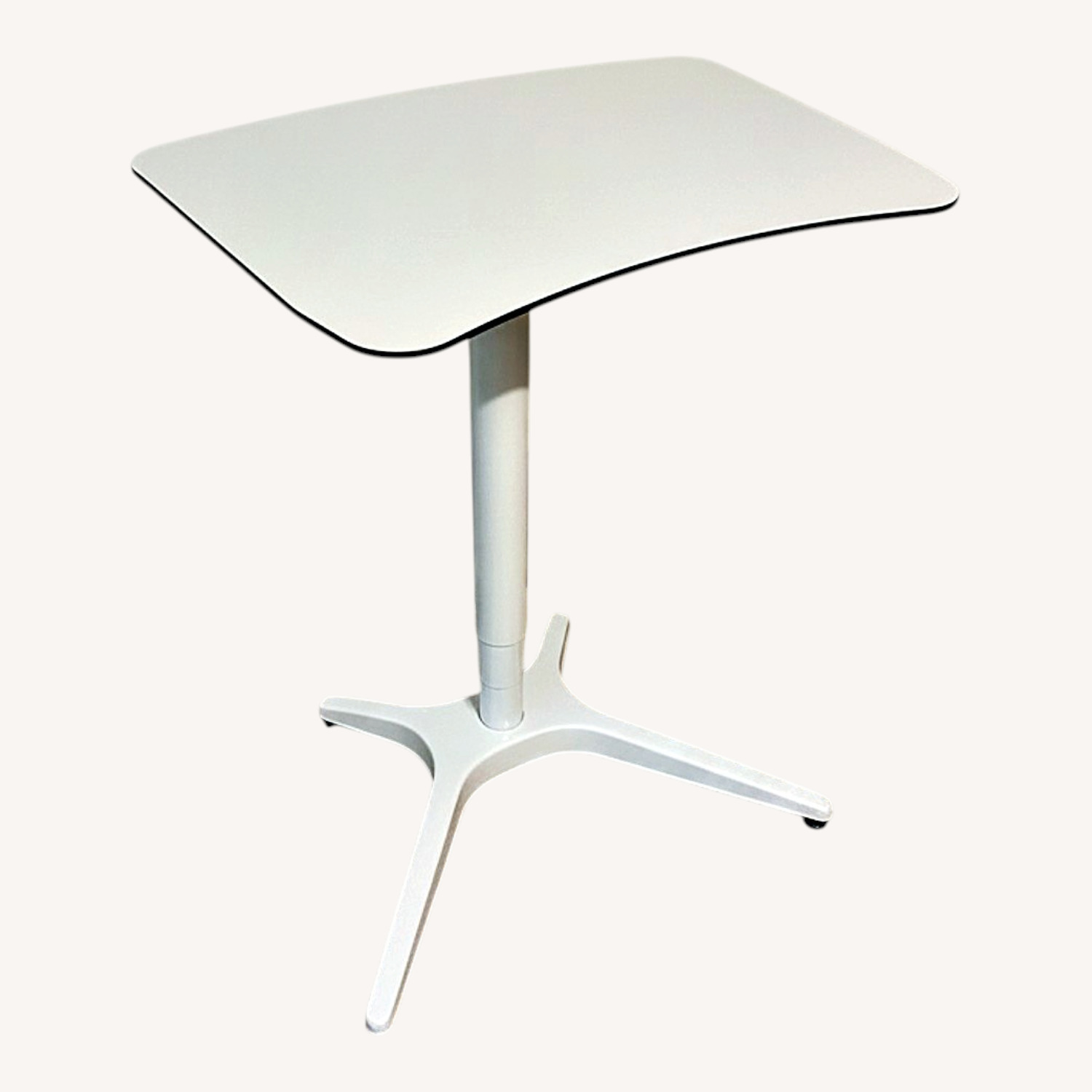 White Desk - image-0