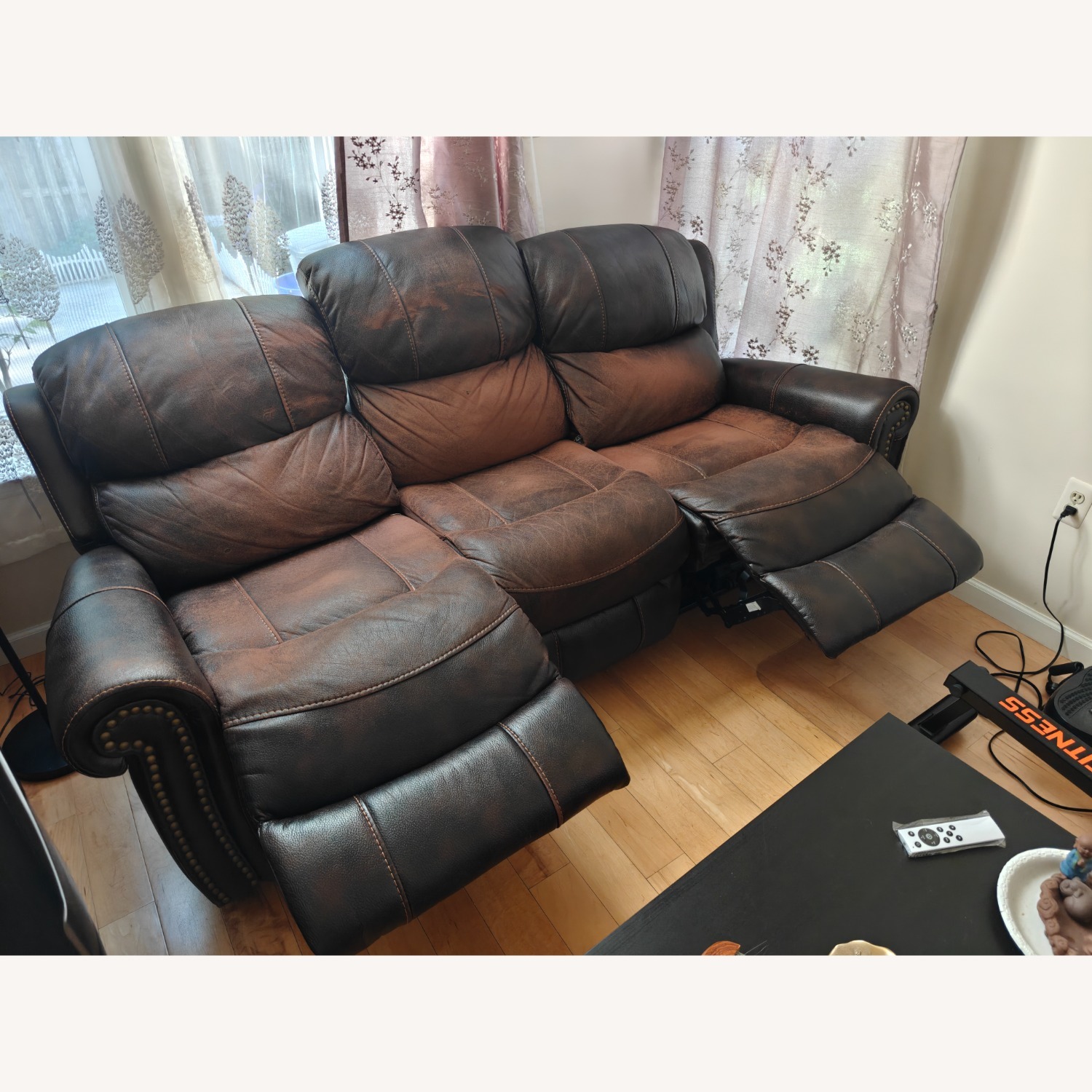 Bob's Discount Furniture 3+ Seater Sofa - image-2