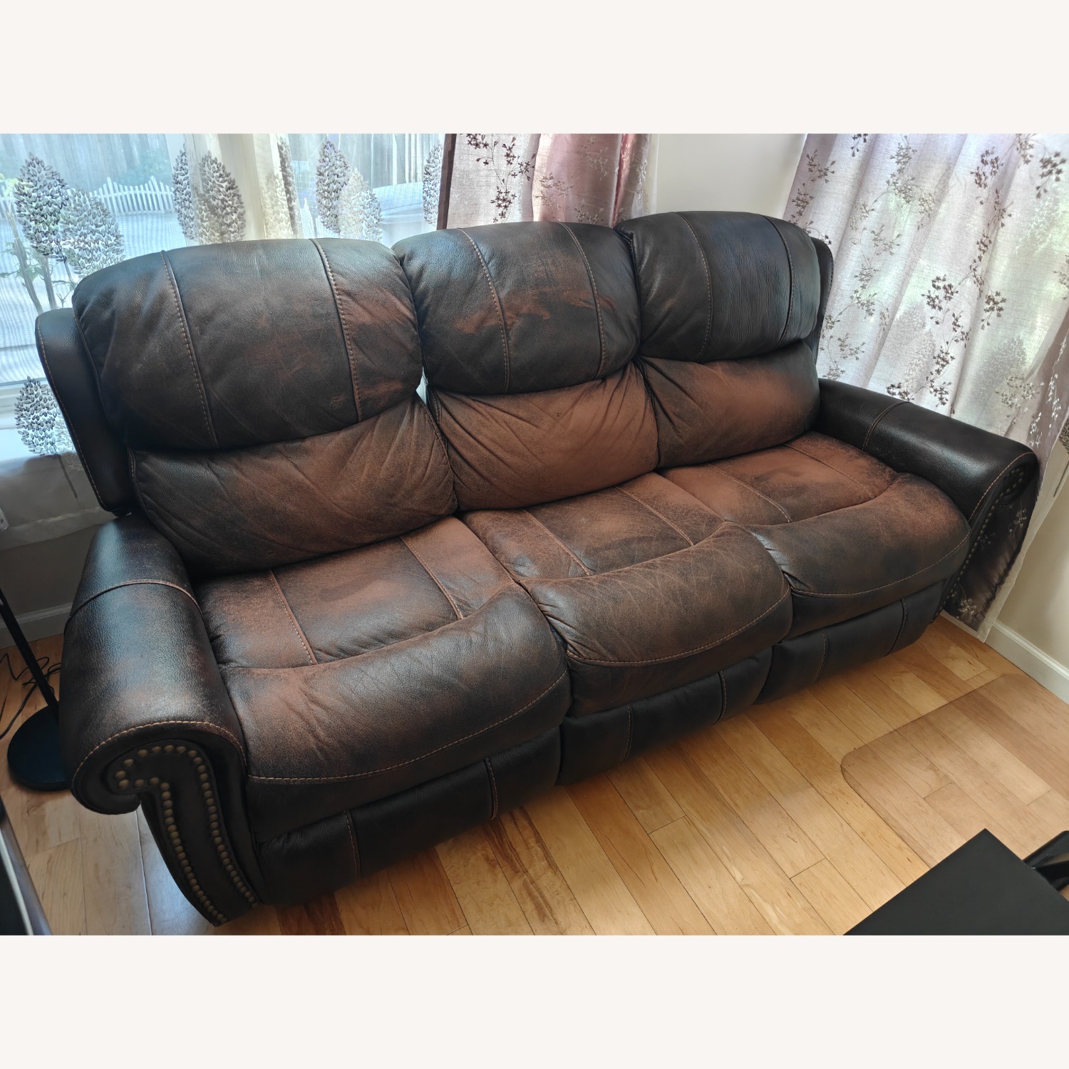 Bob's Discount Furniture 3+ Seater Sofa - image-1