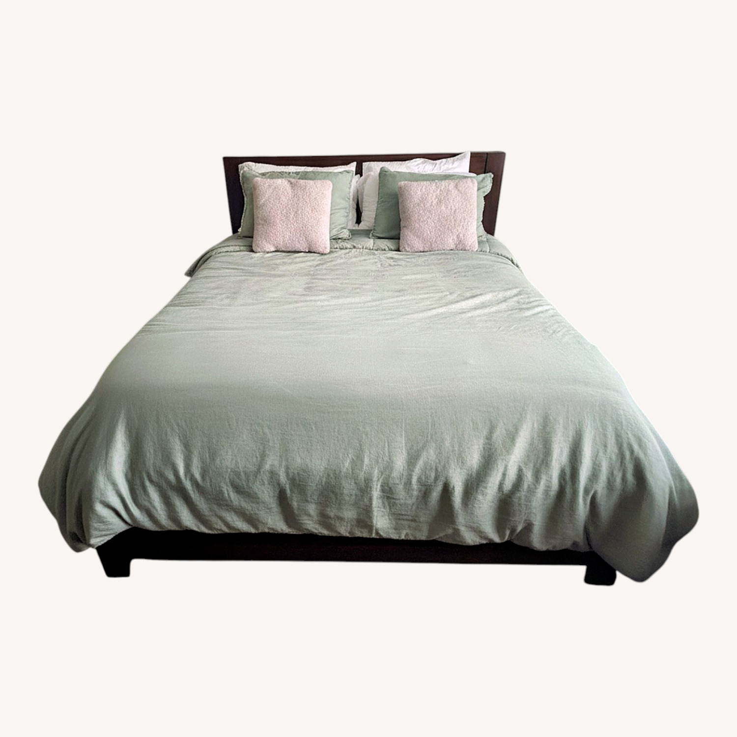 Bedroom Dark Wood - image-4
