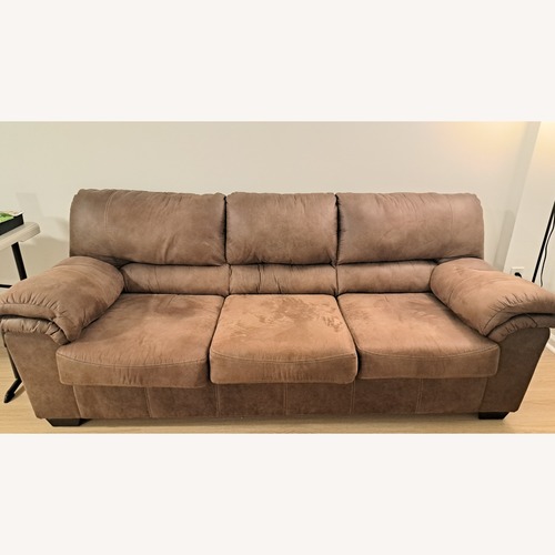 Used Raymour & Flanigan Felicia 3 Seater Sofa for sale on AptDeco