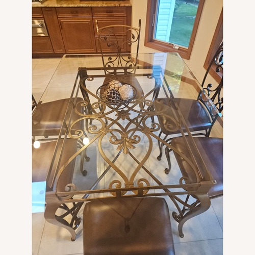 Used Contemporary Dining Set for sale on AptDeco
