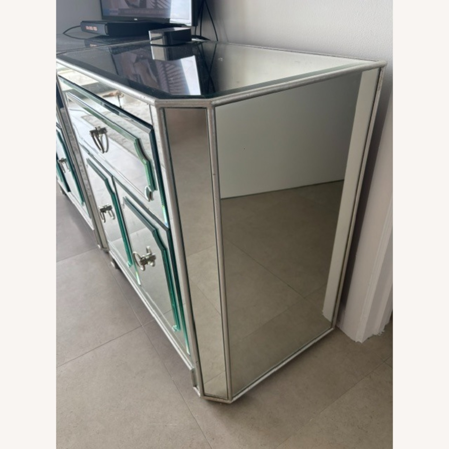 Mirrored Sideboards - image-3