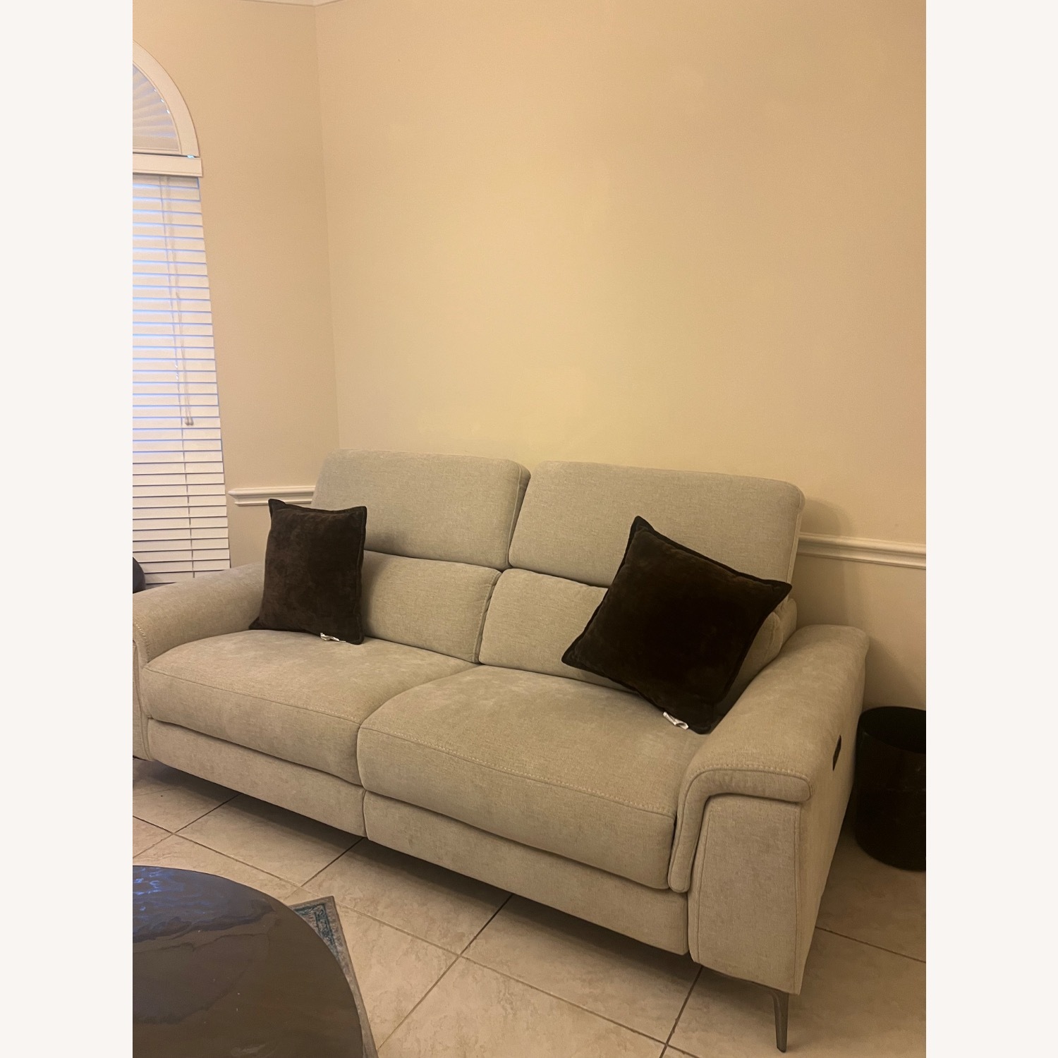 Rooms To Go Light Gray Fabric 3+ Seater Sofa - image-2