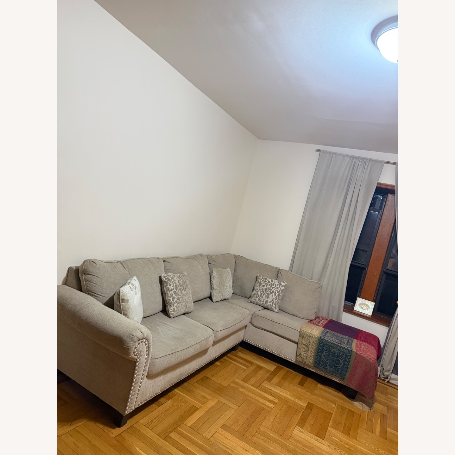 Couch - image-2
