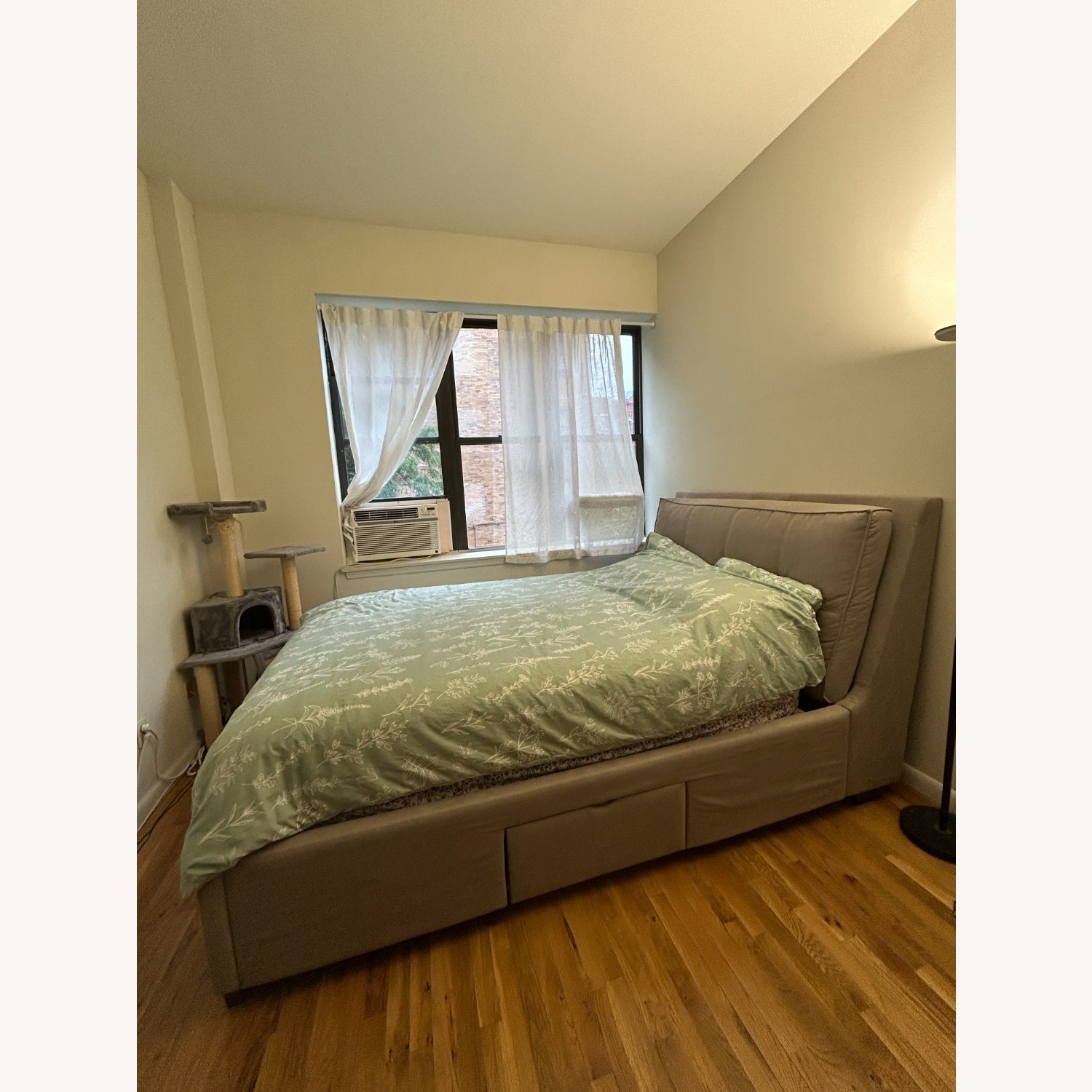 Bob's Discount Furniture Light Gray Queen Bed - image-3