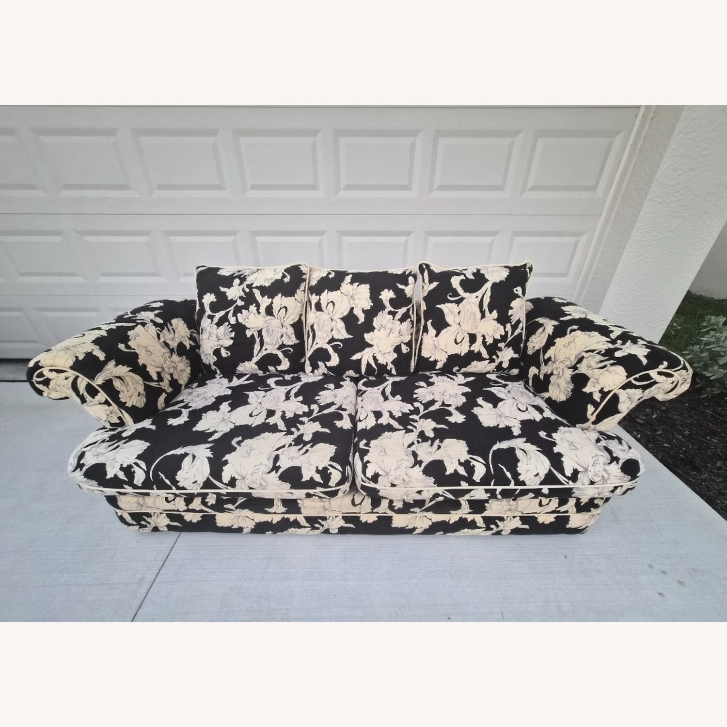 Vintage/Antique Finds 3+ Seater Sofa - image-2