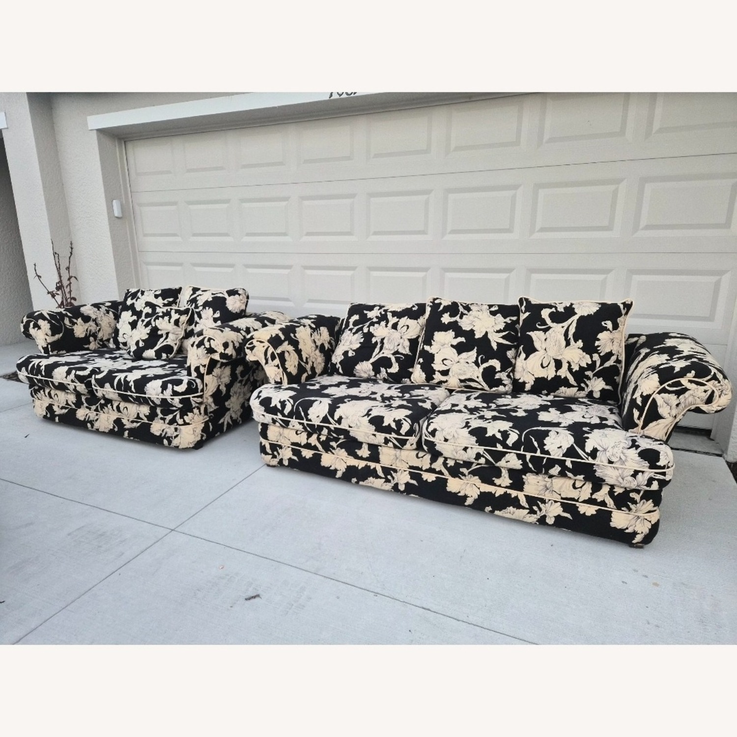 Vintage/Antique Finds 3+ Seater Sofa - image-6