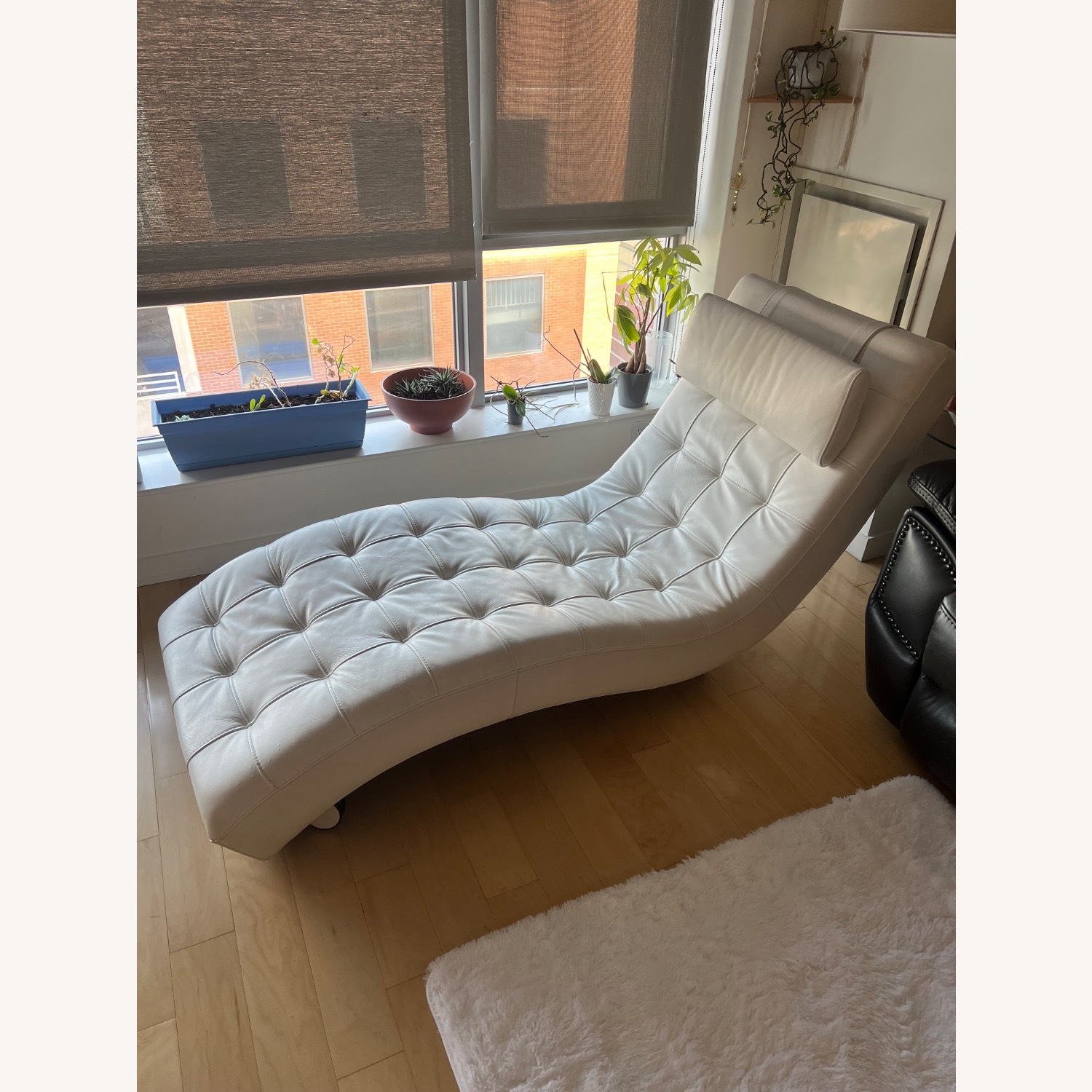White Accent Lounge Chair Modern S Curve - image-3