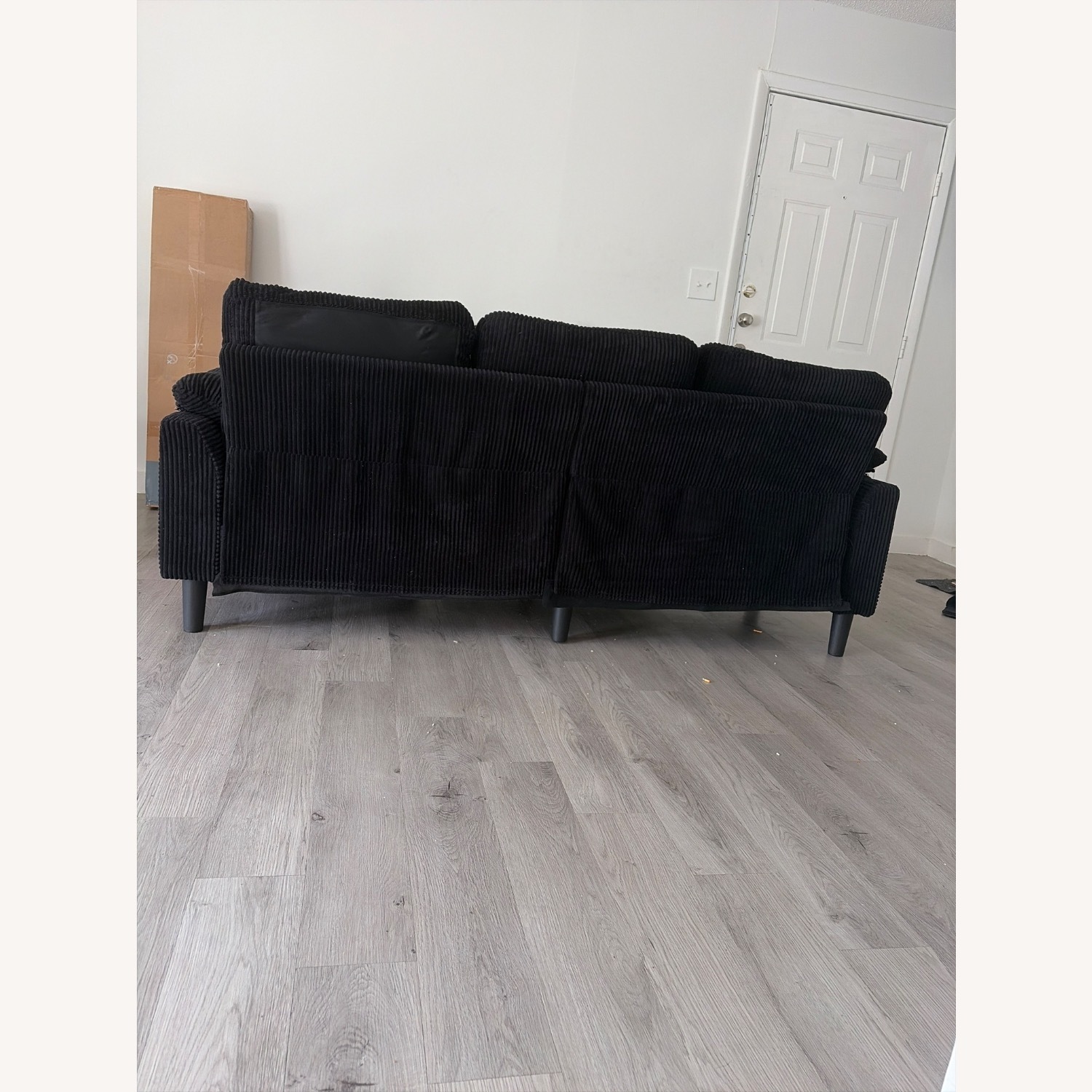 Vongrasig Sectional Sofa - image-3