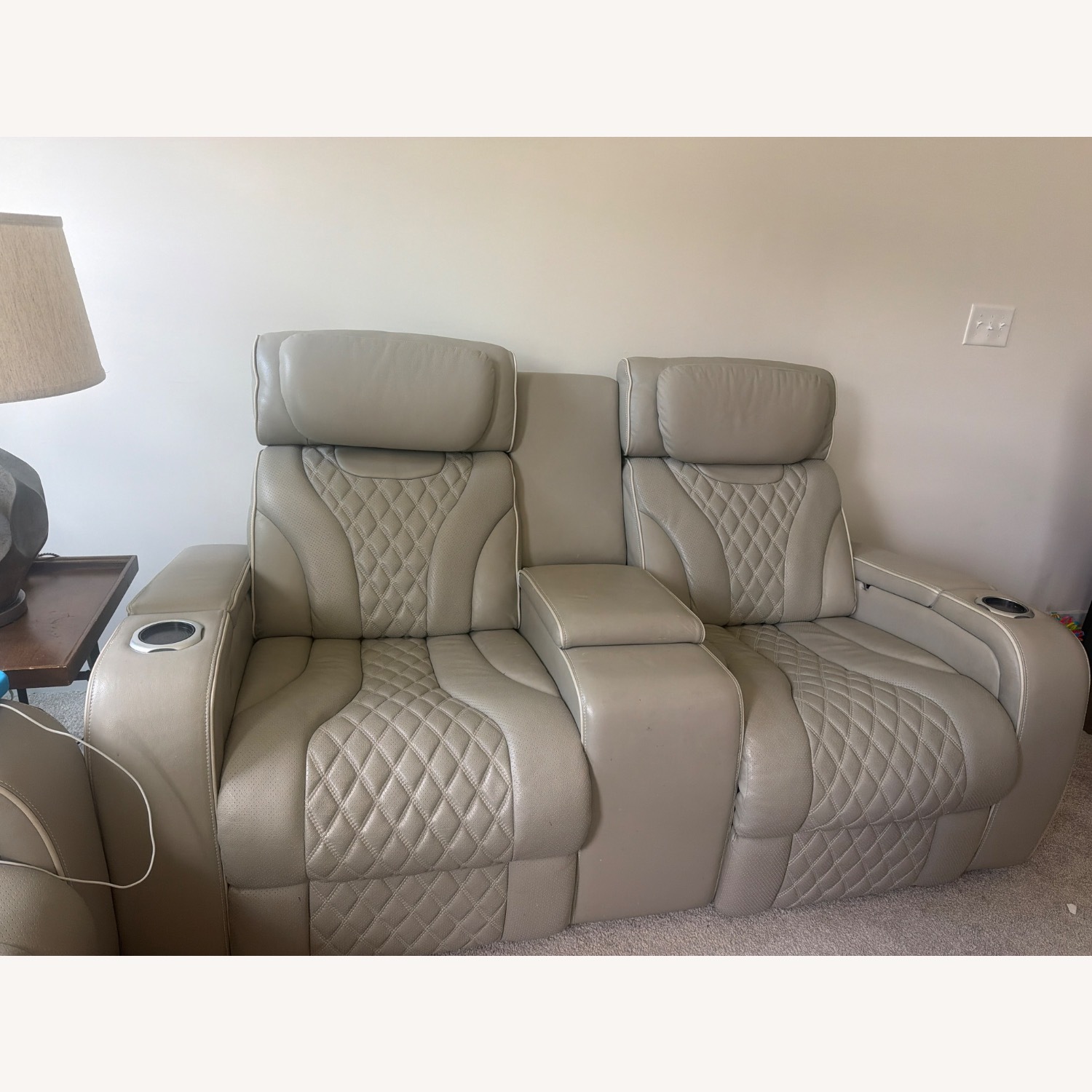 Rooms To Go Light Gray 3+ Seater Sofa - image-4