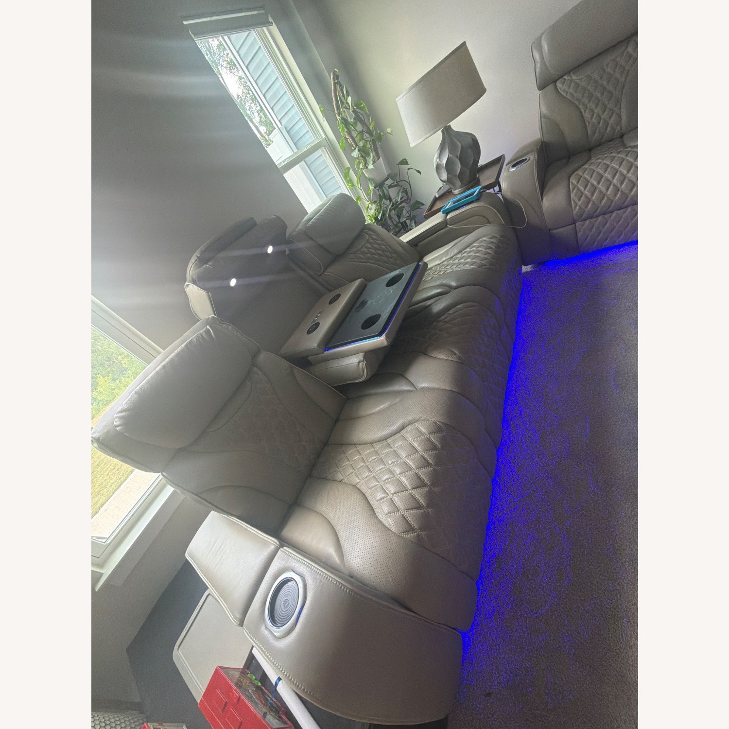 Rooms To Go Light Gray 3+ Seater Sofa - image-7