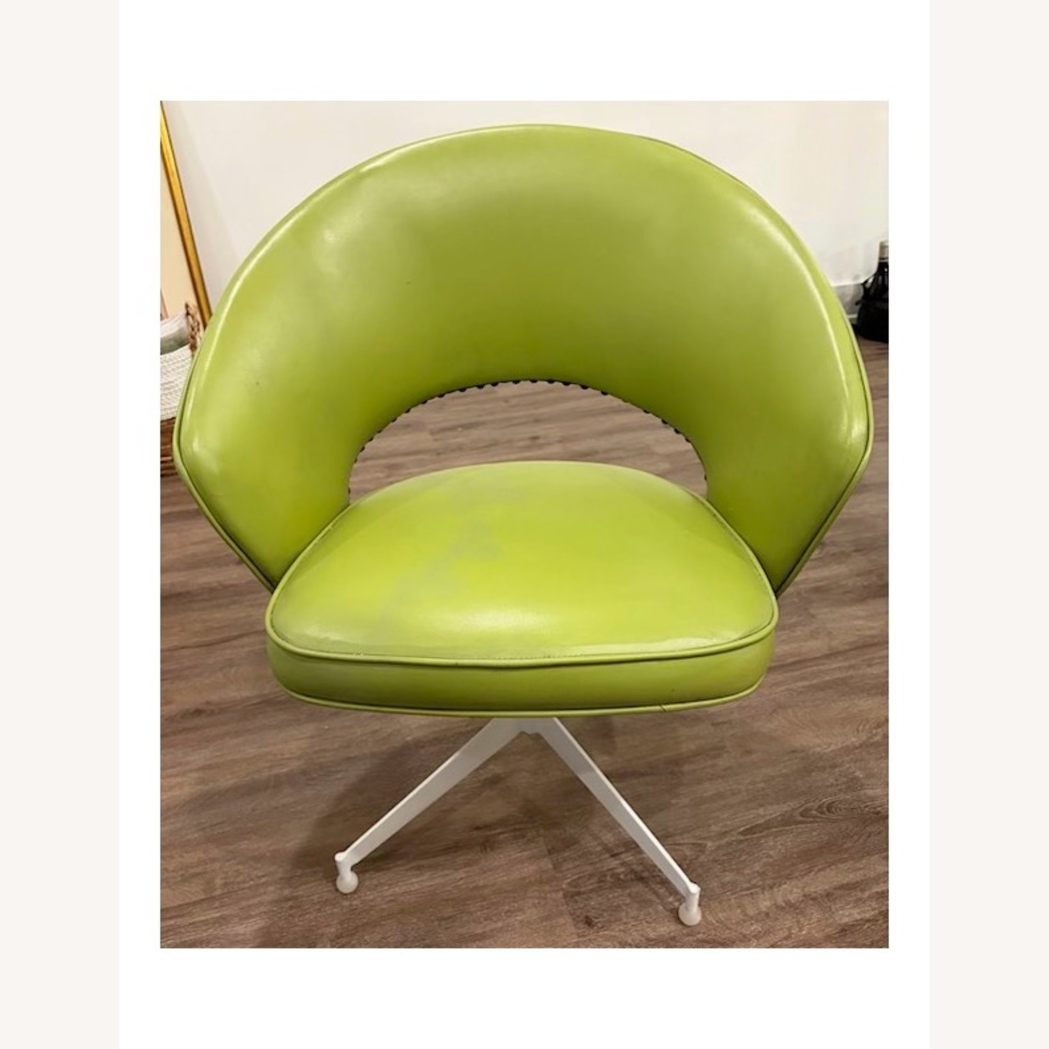Peter Pepper Pinwheel Table + 4 Chairs - image-5
