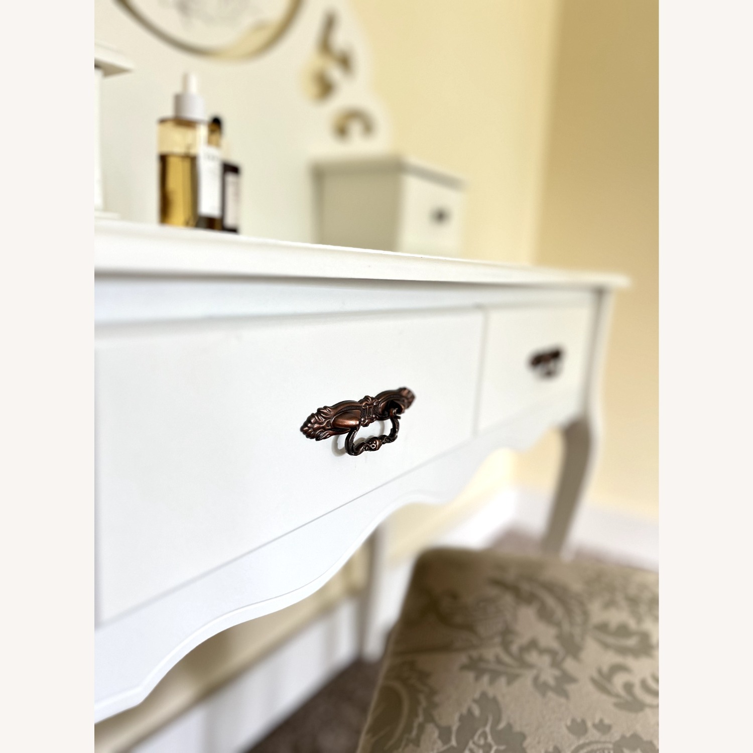 Antique White Wood Vanity Table and Stool Set - image-4