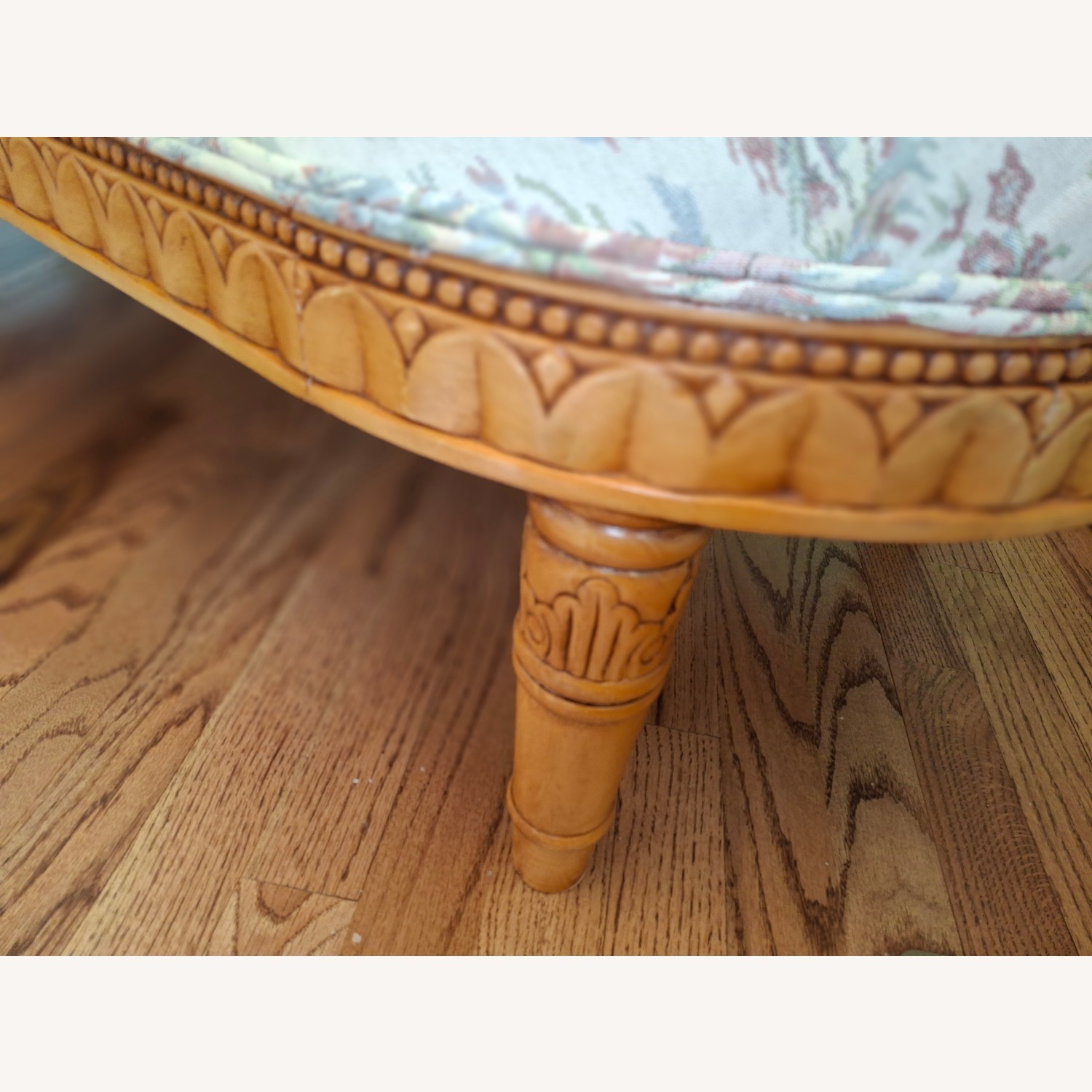 Vintage Chaise Lounge - image-7