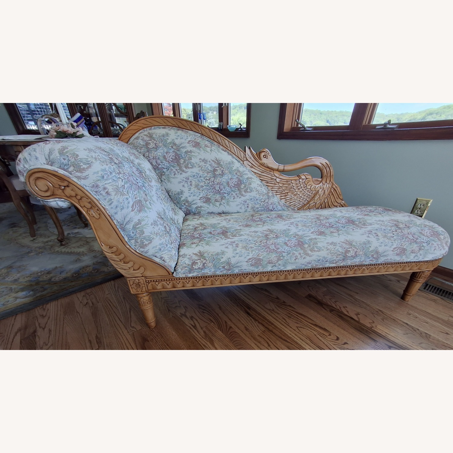 Vintage Chaise Lounge - image-1
