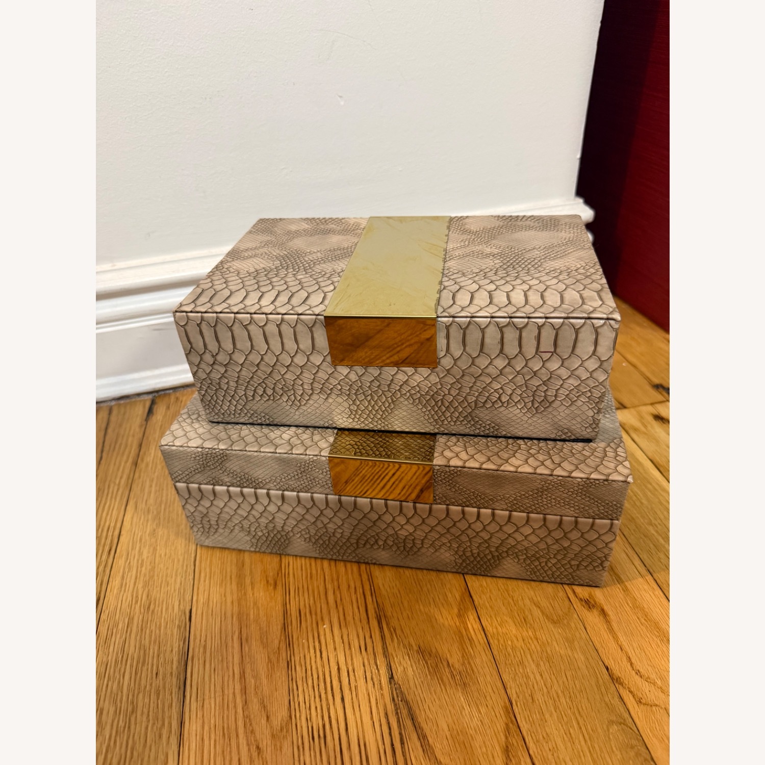 Light Brown Décor - image-2