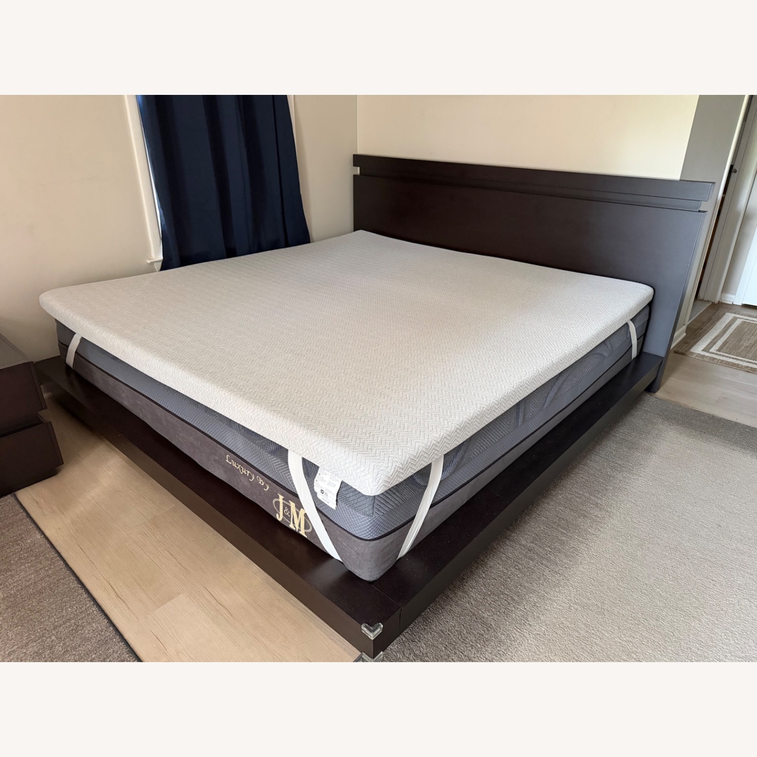 J&M Furniture Black King Bed - image-4