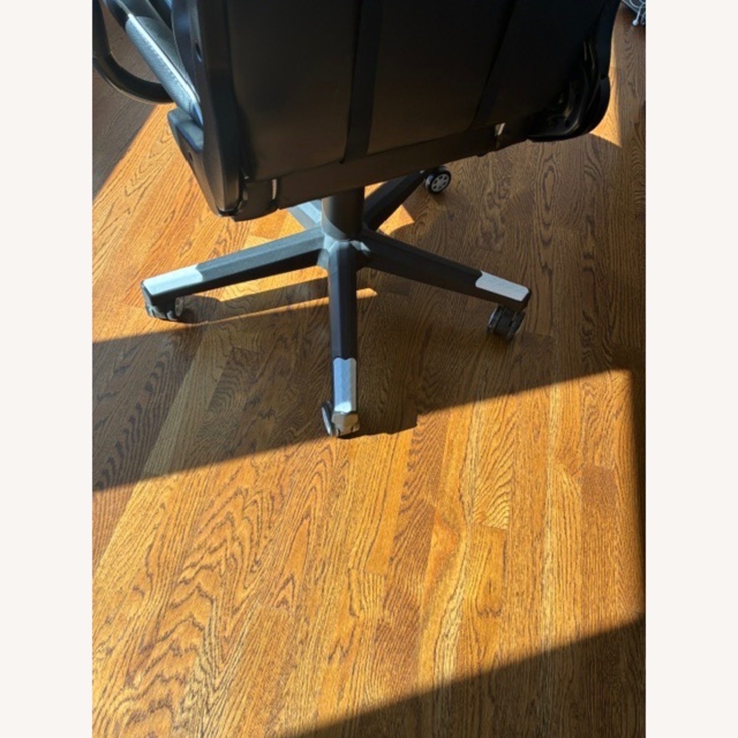 Amazon Gaming Chair White Faux Leather Office Chair - image-4