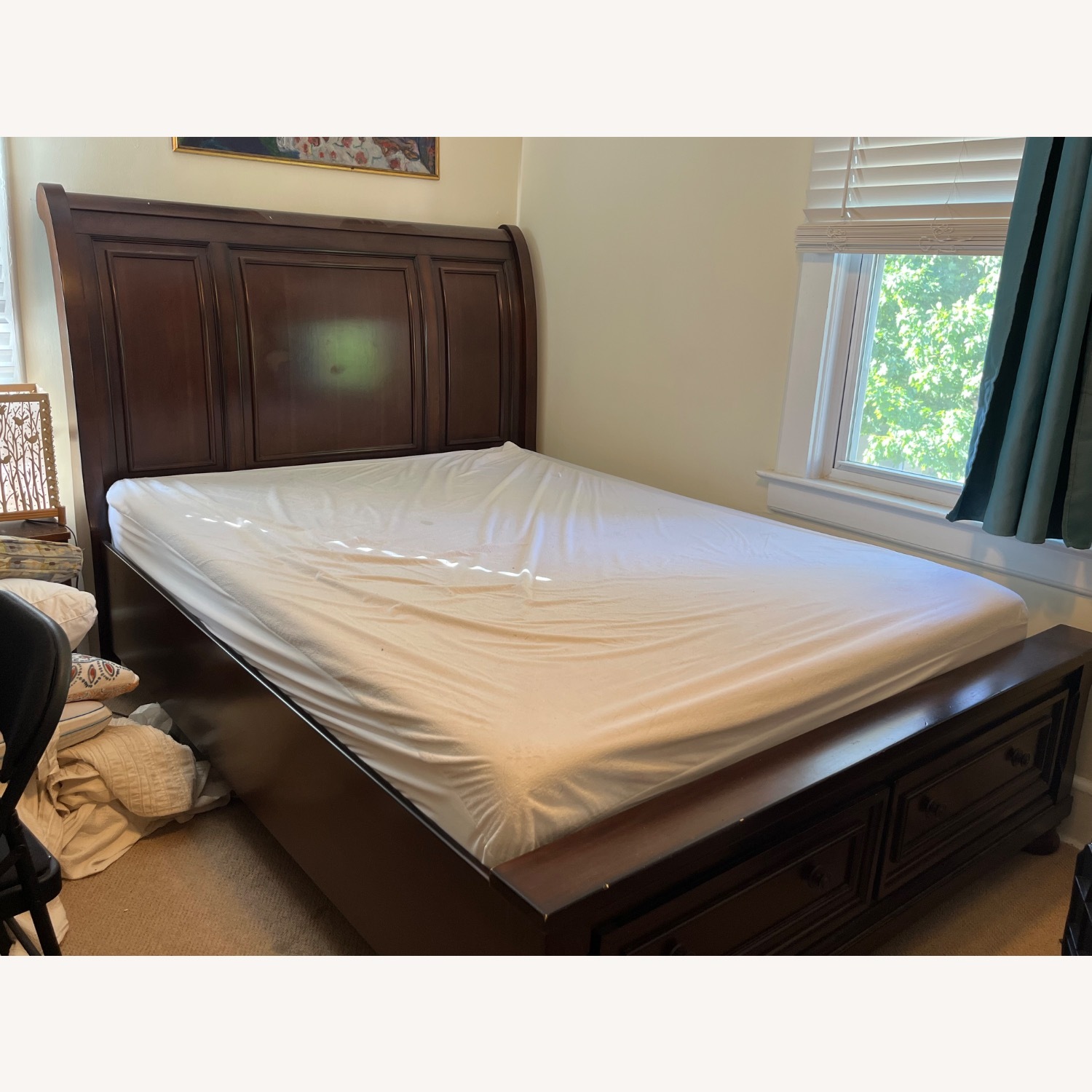 Jordan's Furniture Queen Storage Bed (Chestnut) - image-3